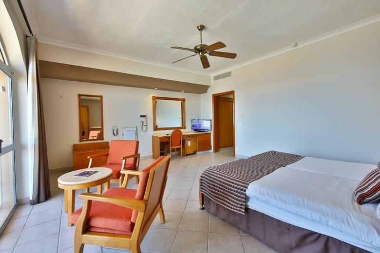 Hotel Paradise Bay