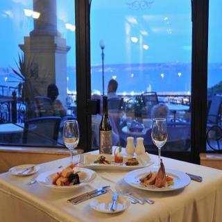 Grand Hotel