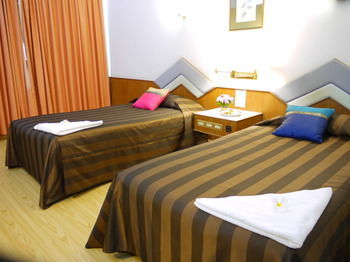 Charoen Hotel