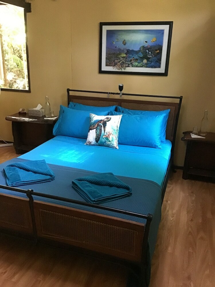 Bed & Breakfast Rainforest Hideaway