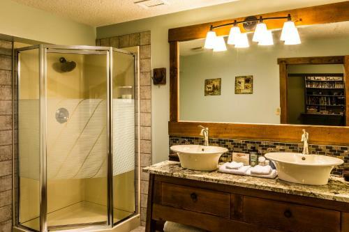 Bed & Breakfast Rustlers Lodge