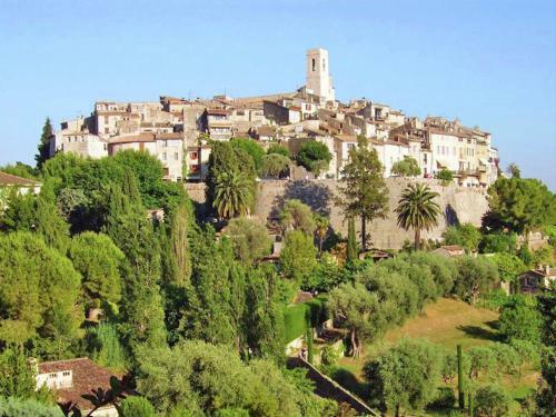 Peaceful Villa In Saint Paul De Vence With Swimming Pool