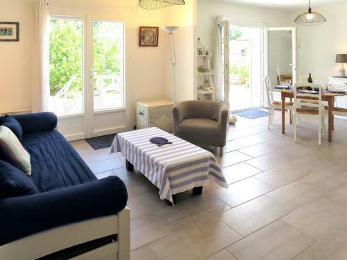 Holiday Home Ludovic Trarieux (svv120)