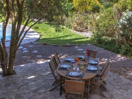 Charming Villa In Siran With Pool