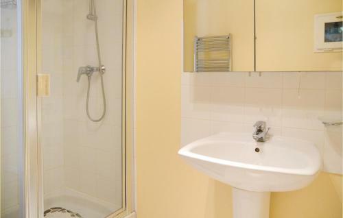 Two-bedroom Holiday Home In Vernoil