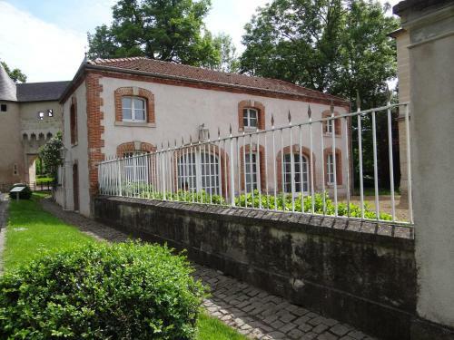 Ch�teau Mesny Gite Au Fil Des Pages