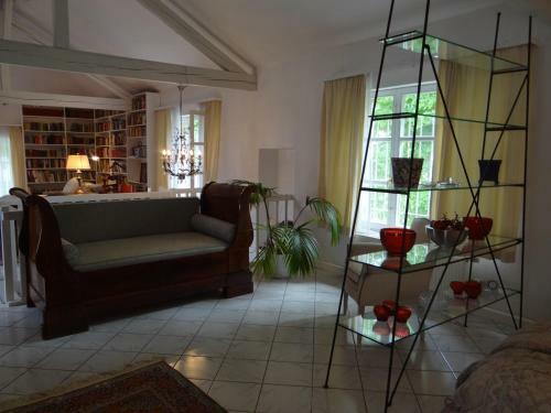 Ch�teau Mesny Gite Au Fil Des Pages