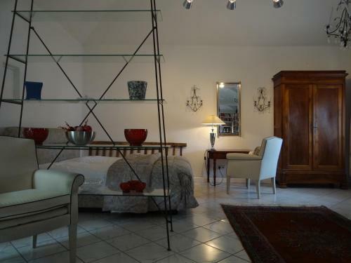 Ch�teau Mesny Gite Au Fil Des Pages
