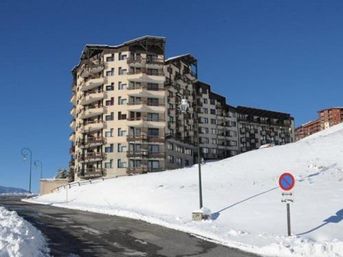 Apartment Median 13