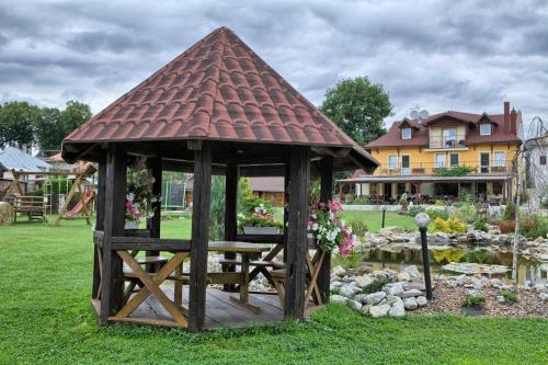 Hostal Penzion Fant�zia Michalov�