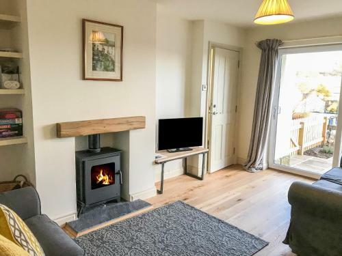 2 Orchard Leigh