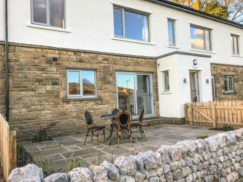 2 Orchard Leigh