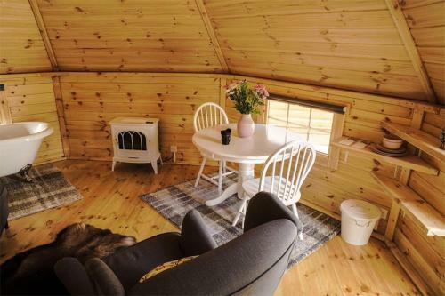 Aos S� Lodges