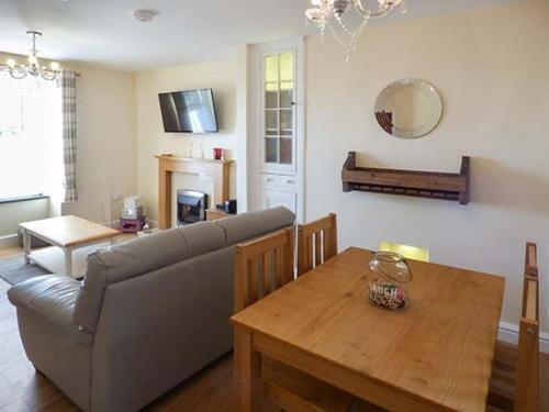 8 Tanrallt Terrace
