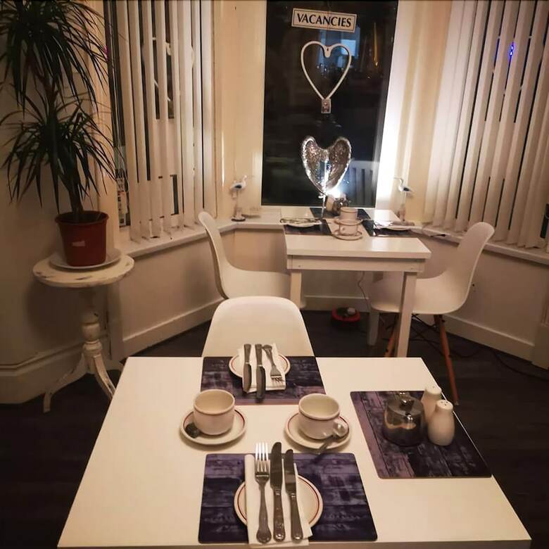 Lynbar Hotel