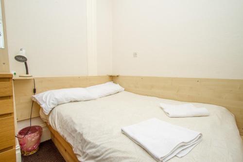 Lynton Apartments