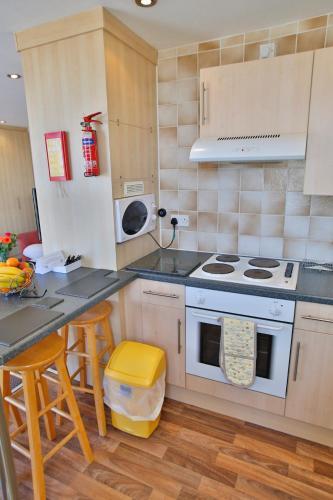 Lynton Apartments