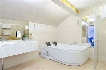 First Hotel Statt