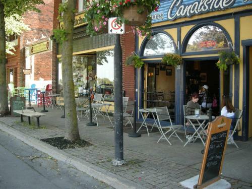 Apartamento Canalside Restaurant, Inn & Kitchen Store