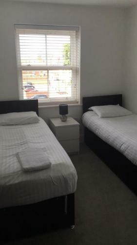 Brentwood Two Bedroom Apartments By Ir