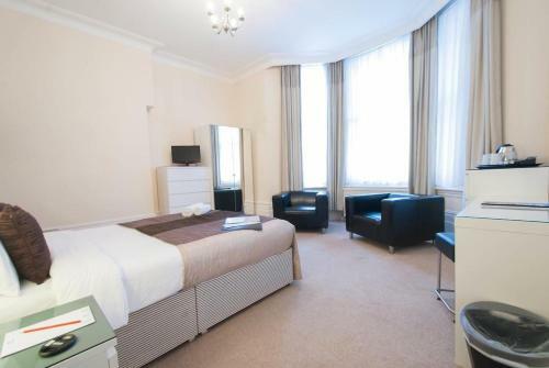 Albany Hotel