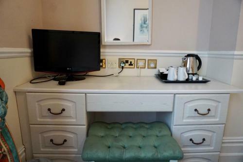Albany Hotel