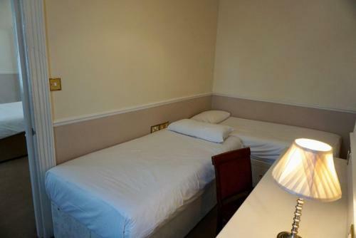 Albany Hotel