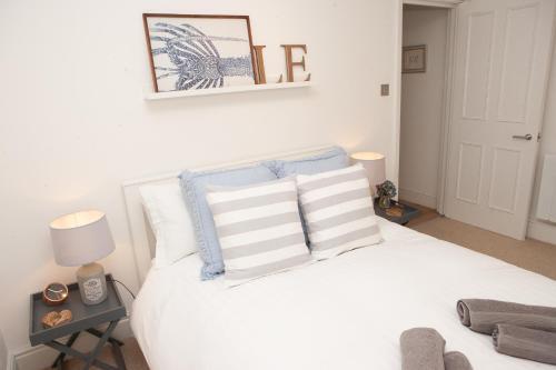 2 Bedroom Apartment In Prime Clifton Location