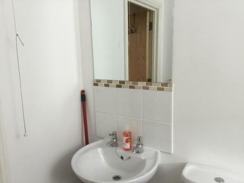 Pembroke Court Apartment
