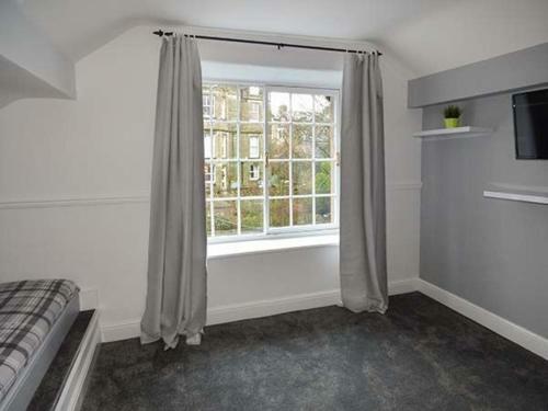 Flat 13 Sandringham Court
