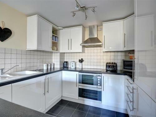 Apartment Headlong