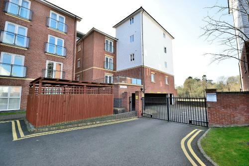 Racecourse Serviced Apartments