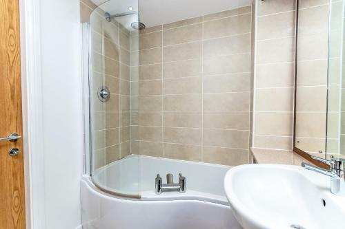 Racecourse Serviced Apartments