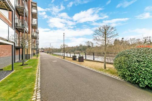 Racecourse Serviced Apartments