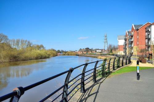 Racecourse Serviced Apartments