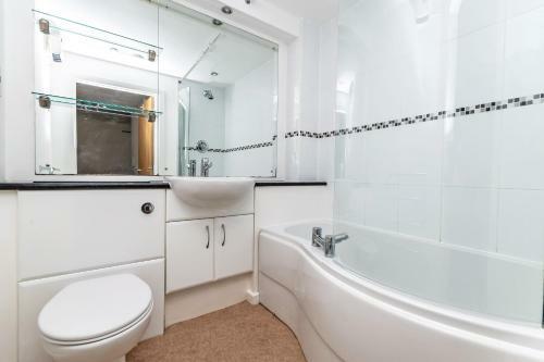 Racecourse Serviced Apartments