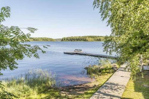 Lodge Hyv�l�n Talo