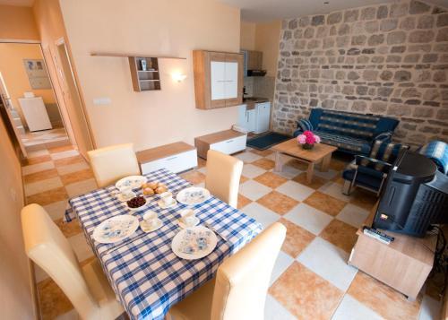 Apartments Radonicic