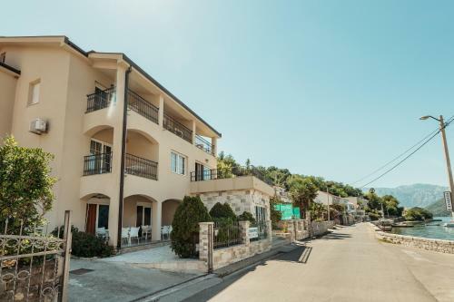 Apartments ?osovi?