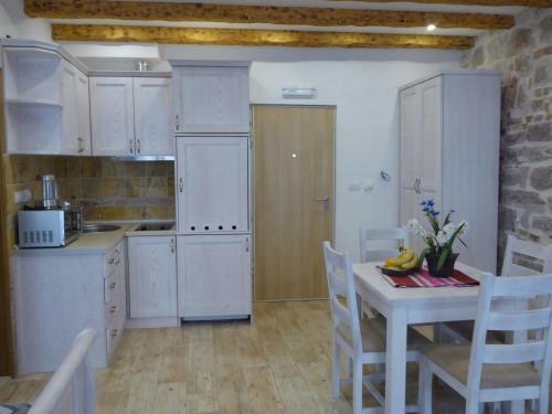 Hostal Apartments ?uki?