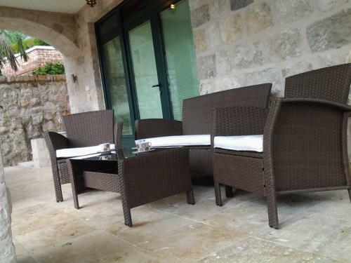 Apartamentos Ljuta Studios