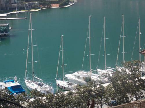 Apartment Pela