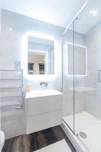 Fabulous Stay In Modern Apartment - West London Luxury