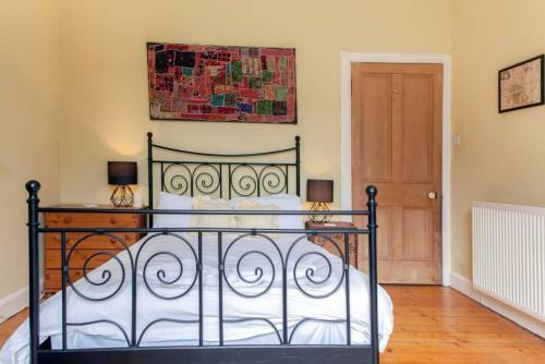 4 Bedroom Apartment Just Off The Meadows Sleeps 10