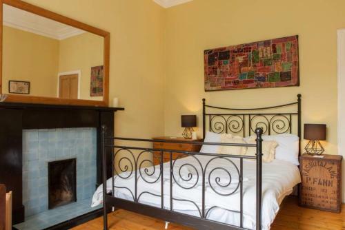 4 Bedroom Apartment Just Off The Meadows Sleeps 10