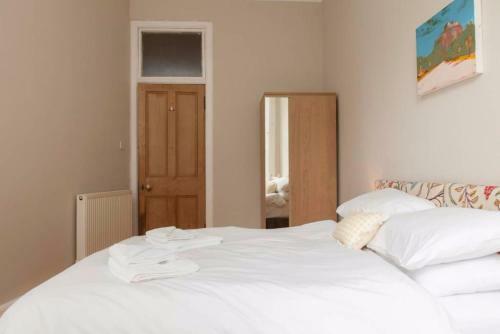 4 Bedroom Apartment Just Off The Meadows Sleeps 10