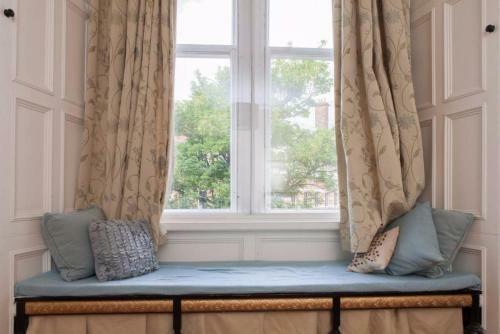 4 Bedroom Apartment Just Off The Meadows Sleeps 10