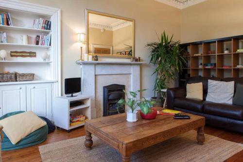 4 Bedroom Apartment Just Off The Meadows Sleeps 10