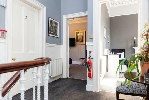 Hostal Claremont Guesthouse