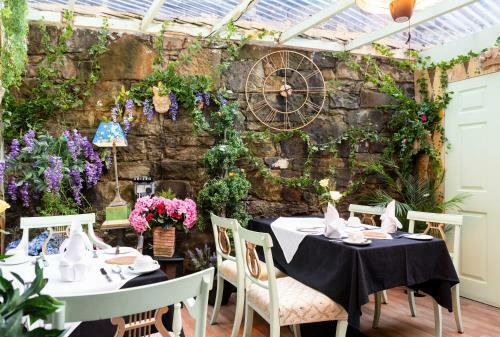 Hostal Claremont Guesthouse